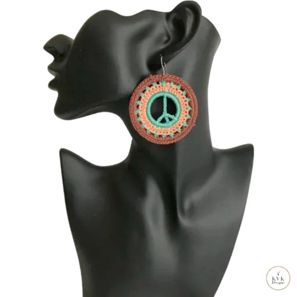 Peace Sign Crochet Earrings, Boho Earrings, Hippie Earrings, 70's Earrings - Picture 5 of 6